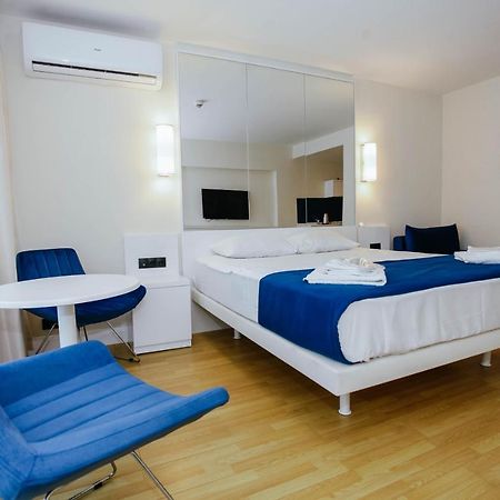 Deluxe Orbi City Beach Side&Sea View Aparthotel Batumi Exterior foto