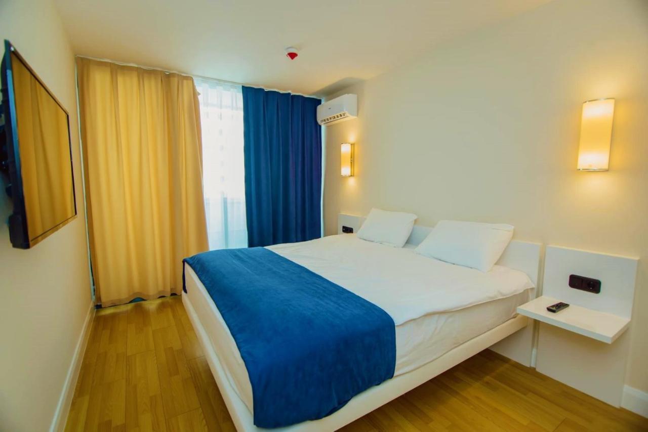 Deluxe Orbi City Beach Side&Sea View Aparthotel Batumi Exterior foto