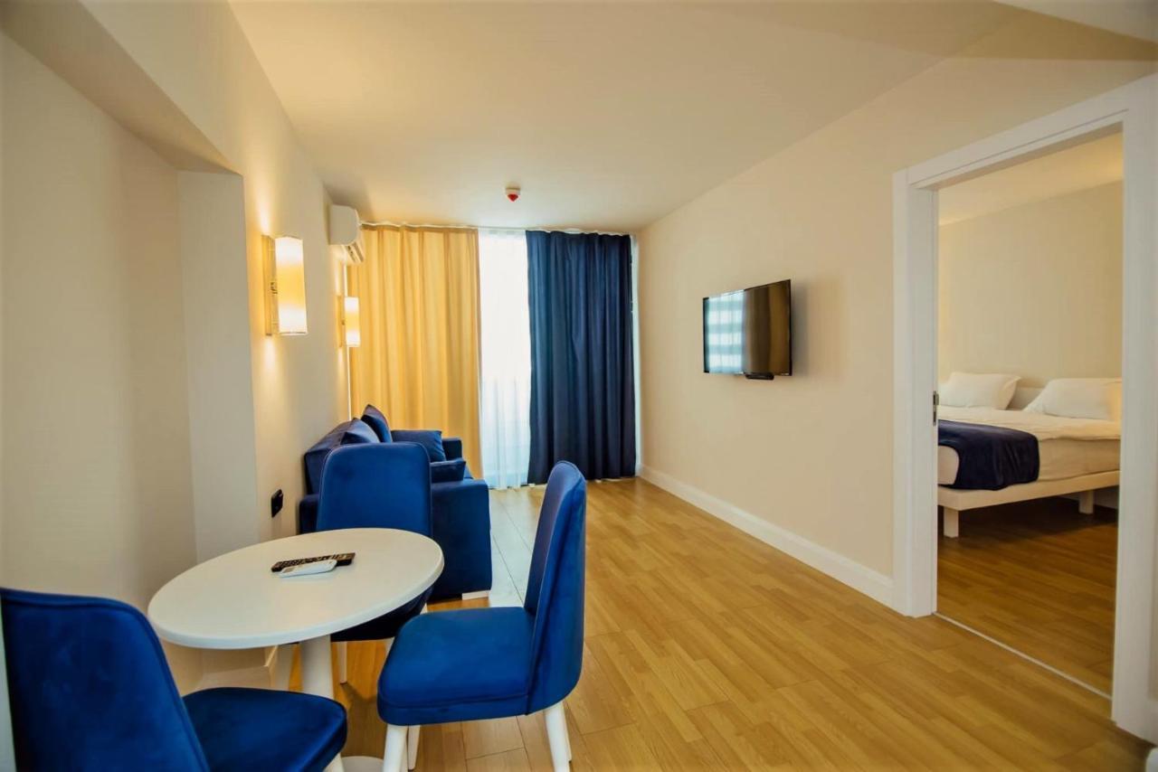 Deluxe Orbi City Beach Side&Sea View Aparthotel Batumi Exterior foto