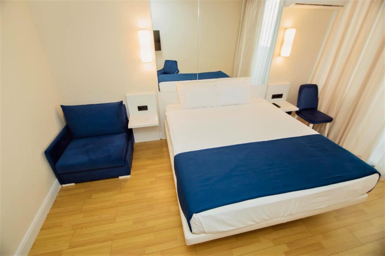 Deluxe Orbi City Beach Side&Sea View Aparthotel Batumi Exterior foto
