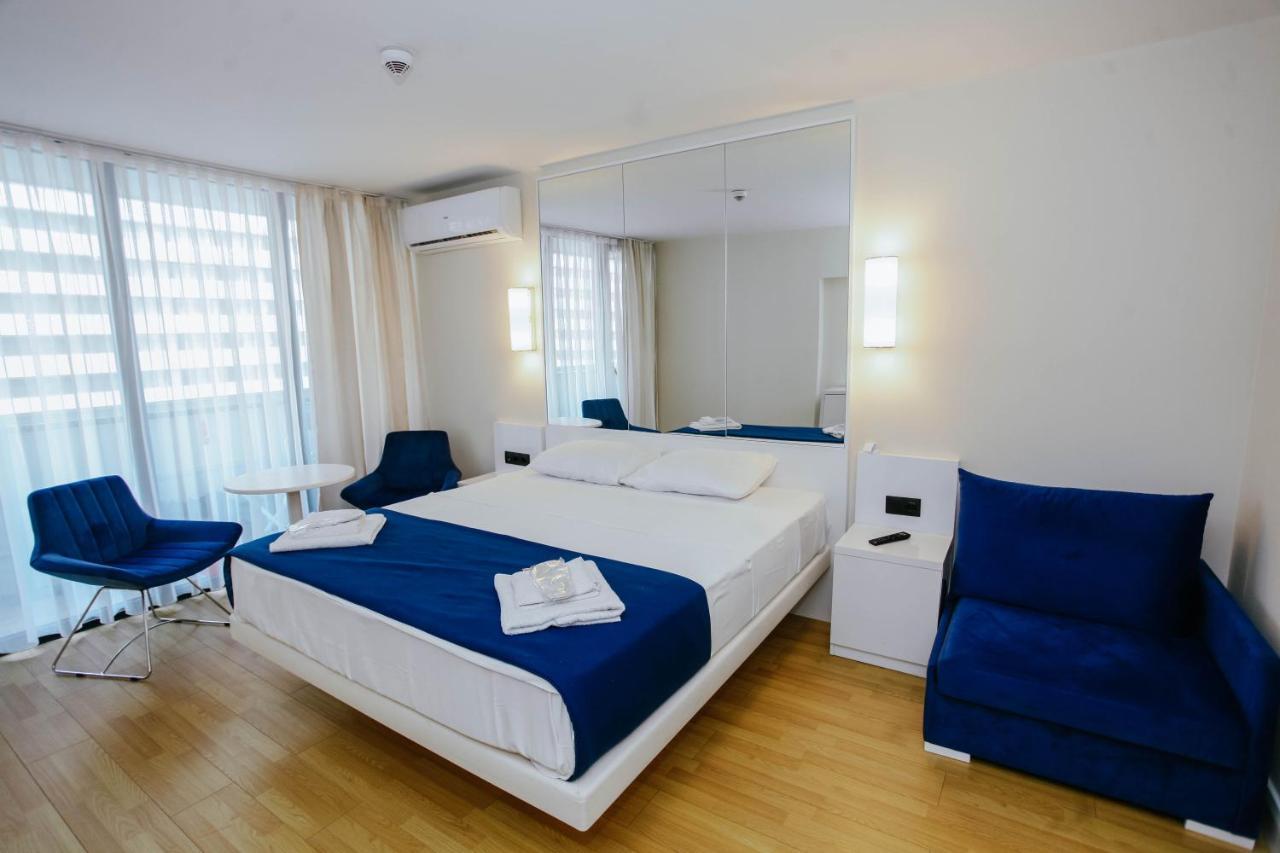 Deluxe Orbi City Beach Side&Sea View Aparthotel Batumi Exterior foto