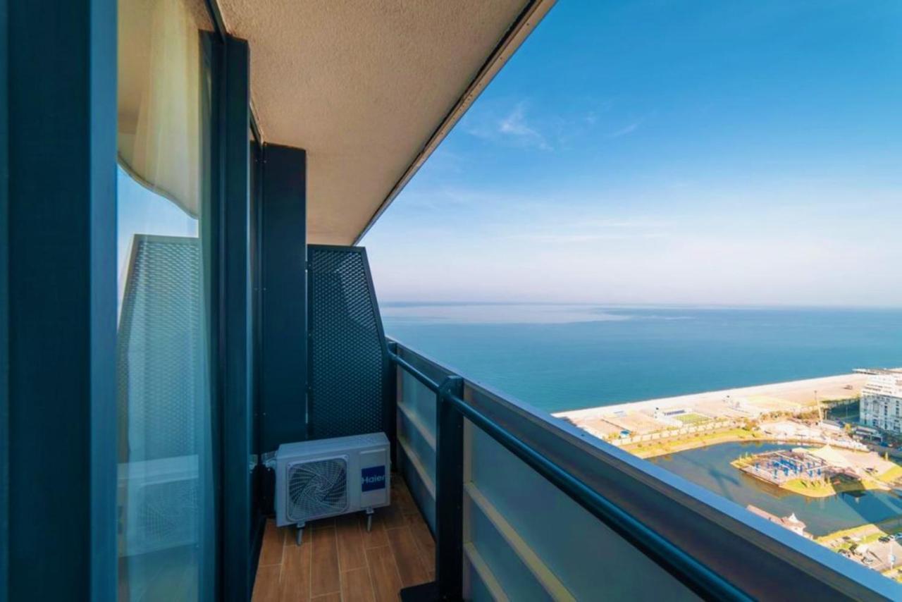 Deluxe Orbi City Beach Side&Sea View Aparthotel Batumi Exterior foto