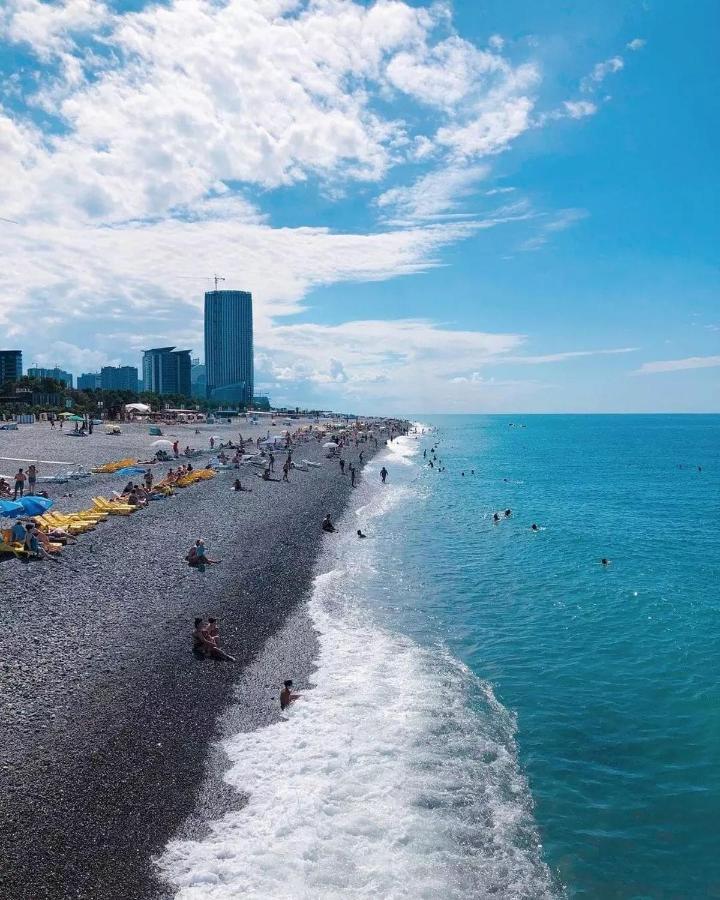 Deluxe Orbi City Beach Side&Sea View Aparthotel Batumi Exterior foto